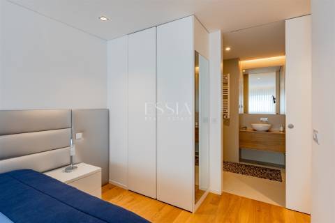 Apartamento T2 com Varanda para Arrendamento nas Antas, Porto