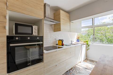 Apartamento T3 com Varanda para Arrendar em Ramalde, Porto