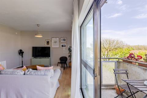 Apartamento T3 com Varanda para Arrendar em Ramalde, Porto