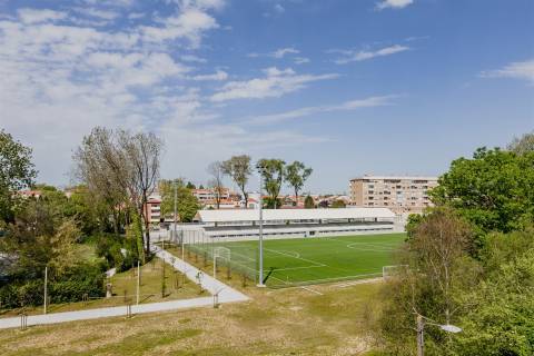 Apartamento T3 com Varanda para Arrendar em Ramalde, Porto