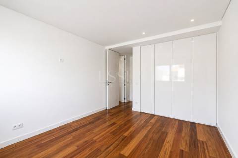 Apartamento T4 com Varanda no Varandas do Foco