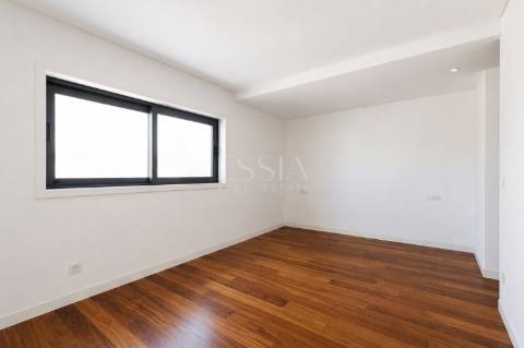 Apartamento T4 com Varanda no Varandas do Foco