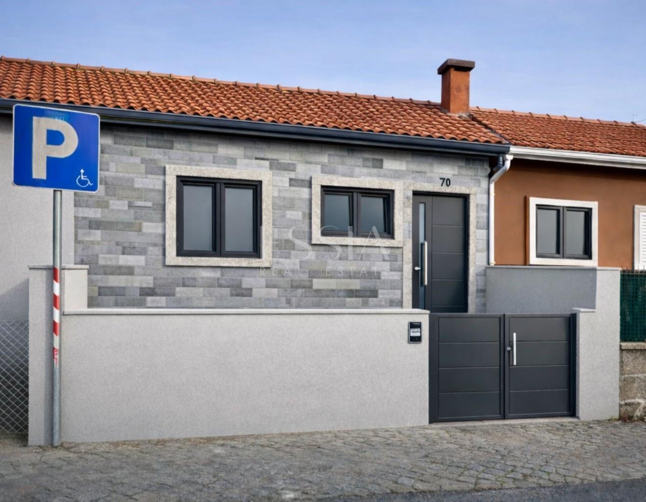 Moradia em Banda T1+1 com Terraço em Mafamude