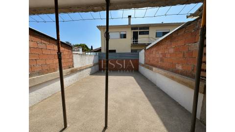 Moradia em Banda T1+1 com Terraço em Mafamude