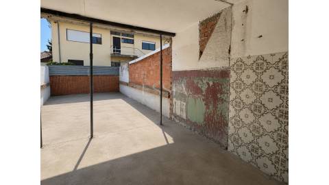 Moradia em Banda T1+1 com Terraço em Mafamude