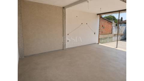 Moradia em Banda T1+1 com Terraço em Mafamude
