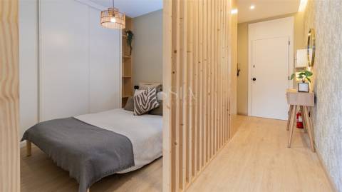 Apartamento T0+1 Remodelado com Licença AL no Porto