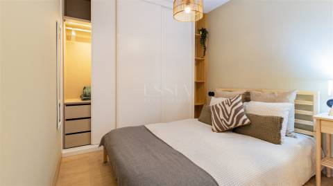 Apartamento T0+1 Remodelado com Licença AL no Porto