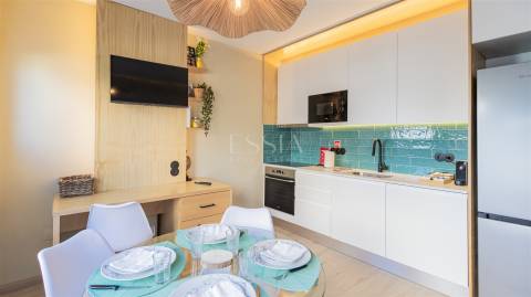 Apartamento T0+1 Remodelado com Licença AL no Porto