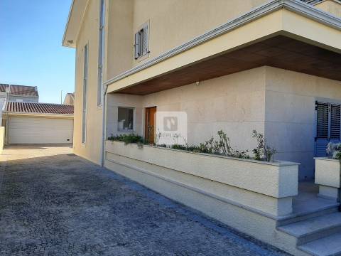 Moradia Geminada T4 em Arcozelo, Vila Nova de Gaia