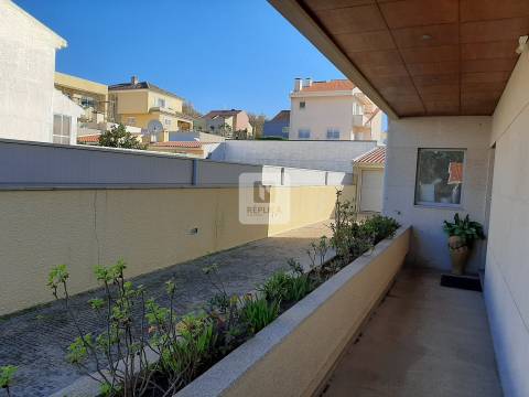 Moradia Geminada T4 em Arcozelo, Vila Nova de Gaia