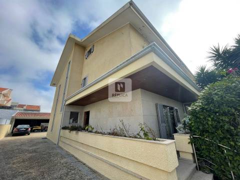 Moradia Geminada T4 em Arcozelo, Vila Nova de Gaia