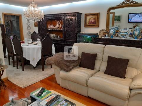 Moradia Geminada T4 em Arcozelo, Vila Nova de Gaia