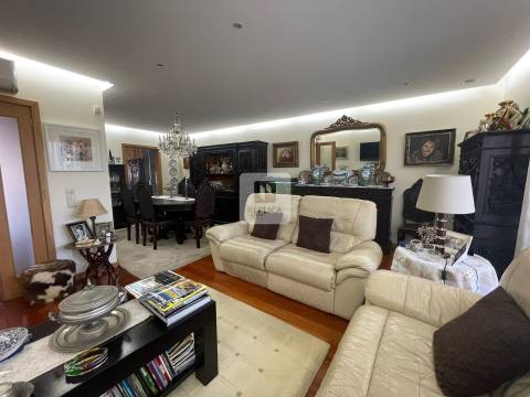 Moradia Geminada T4 em Arcozelo, Vila Nova de Gaia