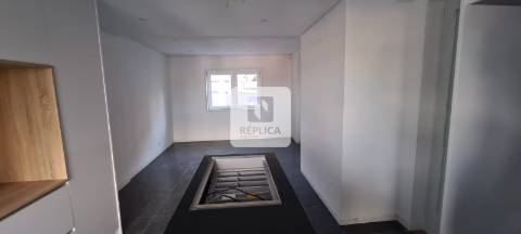 Moradia isolada com 4 suítes remodelada.