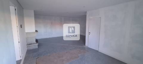 Moradia isolada com 4 suítes remodelada.