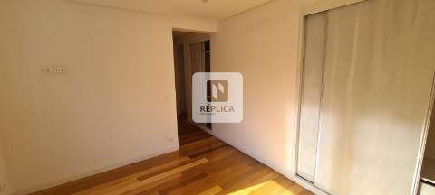 Moradia isolada com 4 suítes remodelada.