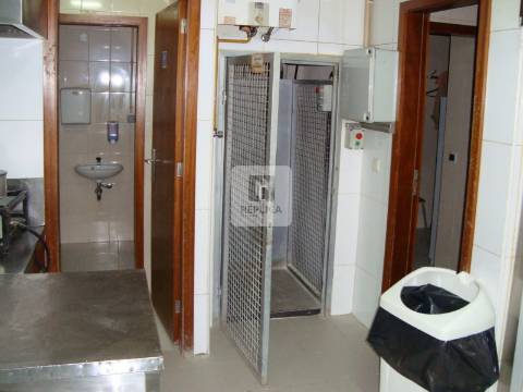 Padaria confeitaria com fabrico próprio