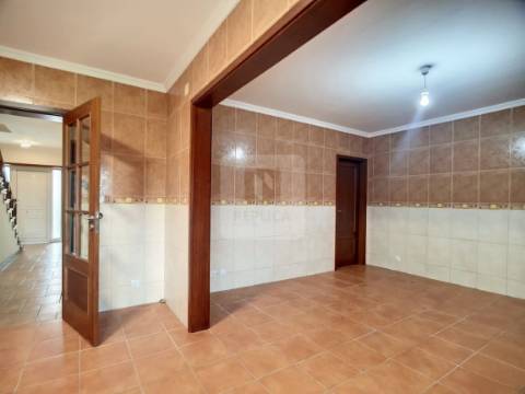 Moradia Geminada T3 em Albergaria-a-Velha, Aveiro