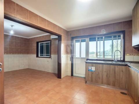 Moradia Geminada T3 em Albergaria-a-Velha, Aveiro