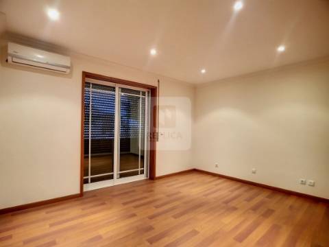 Moradia Geminada T3 em Albergaria-a-Velha, Aveiro