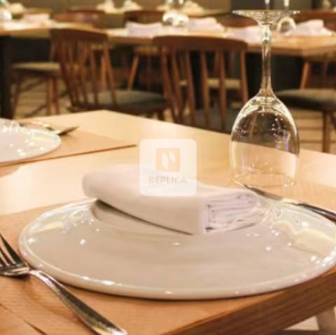 Restaurante Renovado com Espaço Generoso