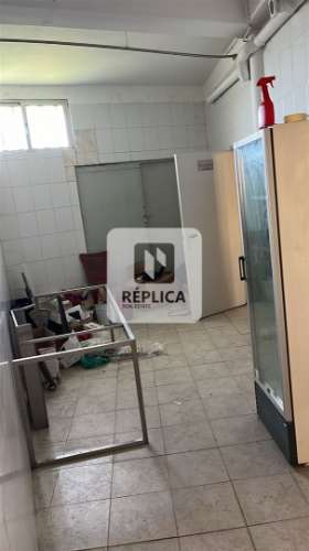 Restaurante Renovado com Espaço Generoso