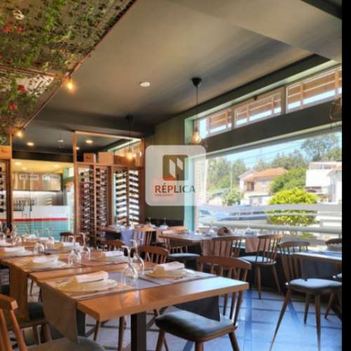 Restaurante Renovado com Espaço Generoso