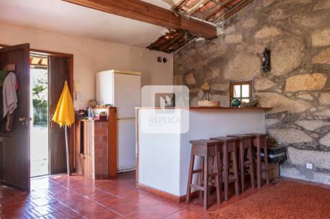 Moradia Geminada T2 em Pedroso