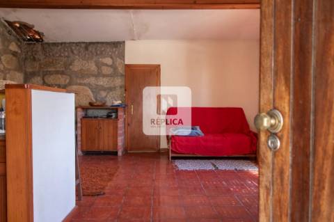 Moradia Geminada T2 em Pedroso