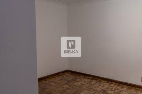 Moradia Geminada T2 em Pedroso