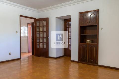 Moradia Geminada T2 em Pedroso