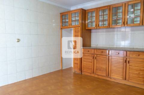 Moradia Geminada T2 em Pedroso