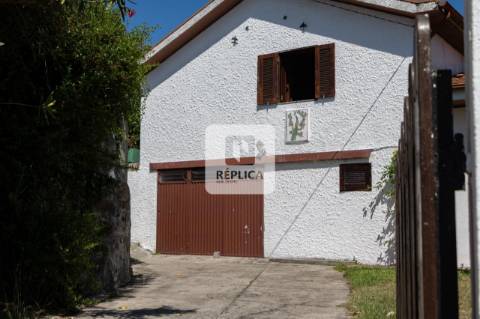 Moradia Geminada T2 em Pedroso