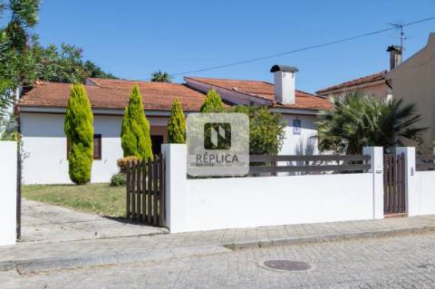 Moradia Geminada T2 em Pedroso