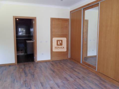 Moradia T3 em Duas Igrejas, Paredes