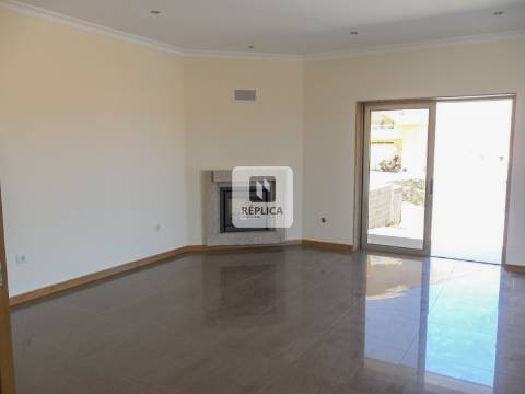 Moradia T3 em Duas Igrejas, Paredes