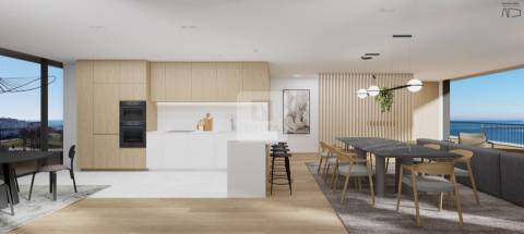 Apartamento T4, em condomínio privado, com amplas varandas