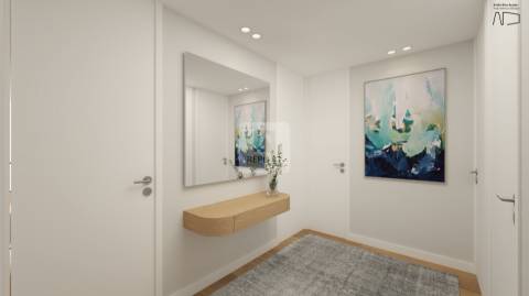 Apartamento T4, em condomínio privado, com amplas varandas