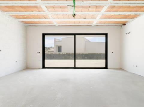 Moradia T3, geminada com piscina aquecida em opção