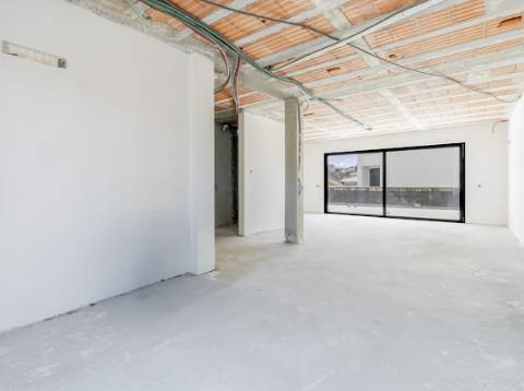 Moradia T3, geminada com piscina aquecida em opção