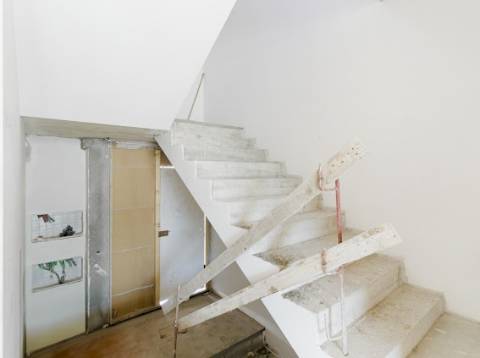 Moradia T3, geminada com piscina aquecida em opção