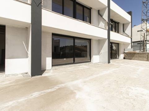 Moradia T3, geminada com piscina aquecida em opção