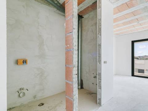 Moradia T3, geminada com piscina aquecida em opção