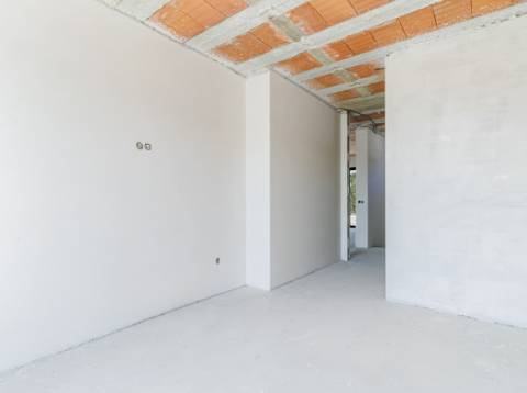 Moradia T3, geminada com piscina aquecida em opção