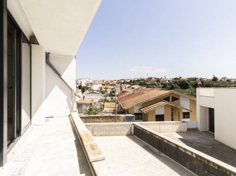 Moradia T3, geminada com piscina aquecida em opção