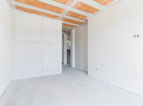 Moradia T3, geminada com piscina aquecida em opção