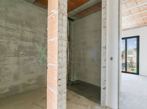 Moradia T3, geminada com piscina aquecida em opção