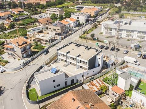 Moradia T3, geminada com piscina aquecida em opção