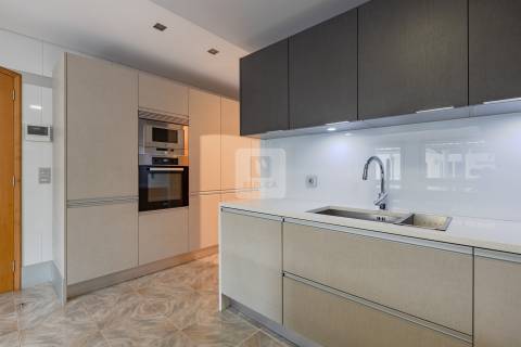 Moradia T4 Triplex - Porto, Maia, Cidade da Maia